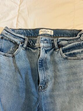 Abercrombie & Fitch Light Wash High-Rise Women's Jeans